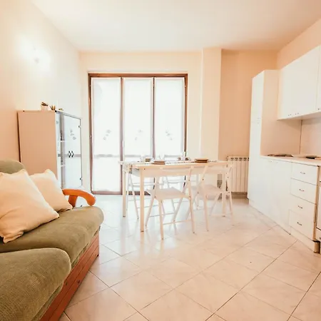 L'ulivo - Lakeside L&b Apartment Marinella di Sarzana
